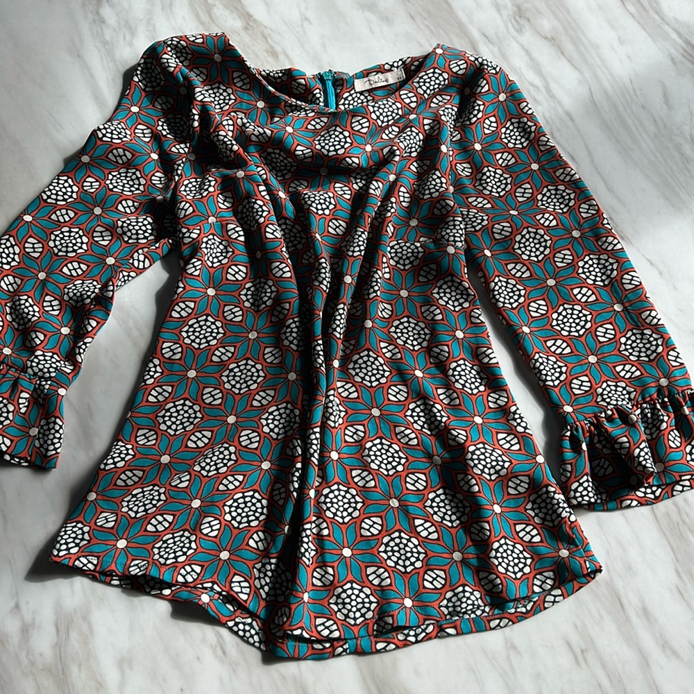 Darling blouse thin zipper back 3/4 length arms  turqoise orange black 
ruffles